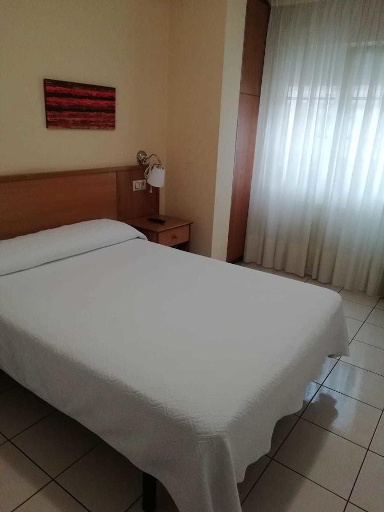 Pension Residencia Caola Arteixo Esterno foto