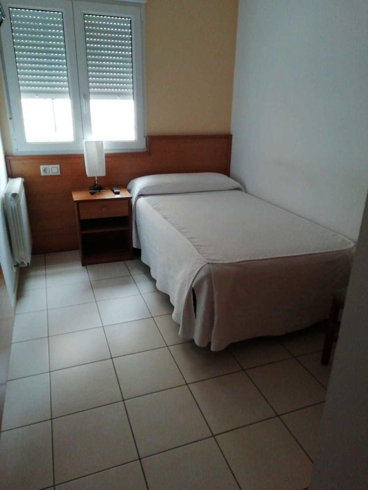 Pension Residencia Caola Arteixo Esterno foto
